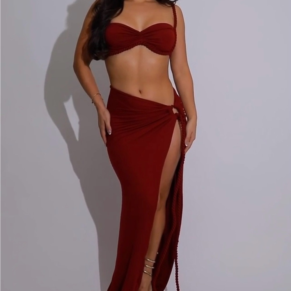 Chic Burgundy Maxi Skirt